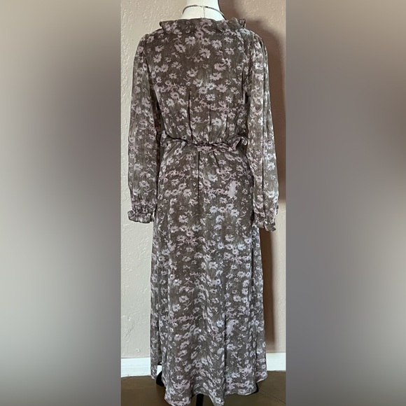 Storia Floral Ruffled Dress - Picture 6 of 9